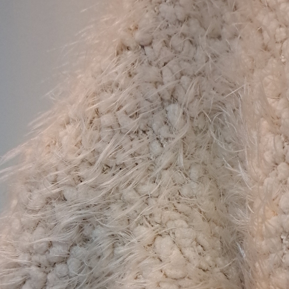 MINKPINK  oversized Cream Fuzzy Sweater - Picture 4 of 4
